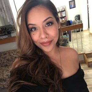 Meet your Posher, Carla